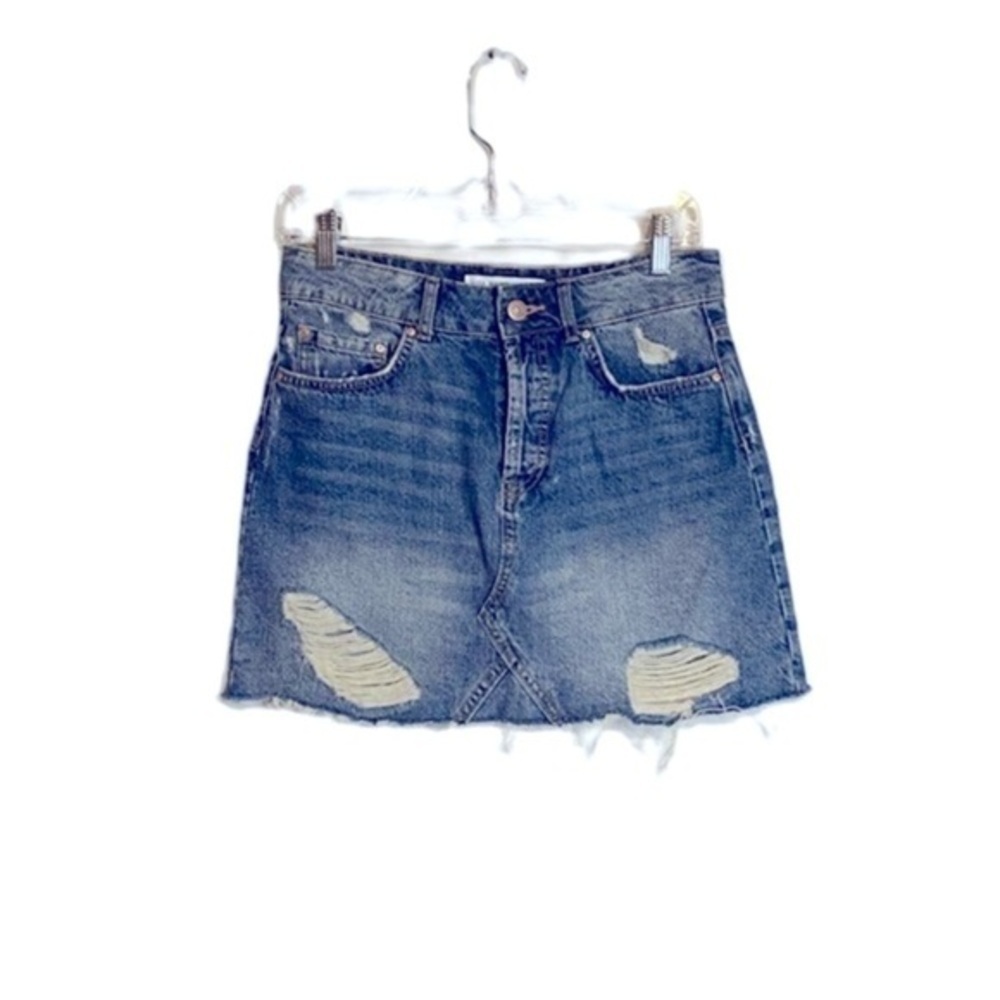 ZARA Denim Distressed Mini Skirt, Size XS, Button Fly, Raw Hem, Fraying, EUC - Picture 3 of 11